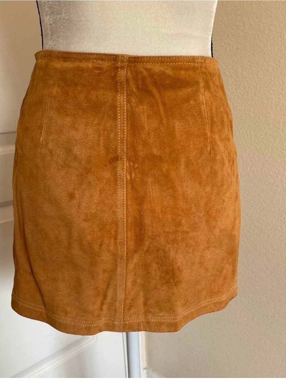 Forever 21 Suede-Look Mini Skirt in Cognac - Picture 2 of 5